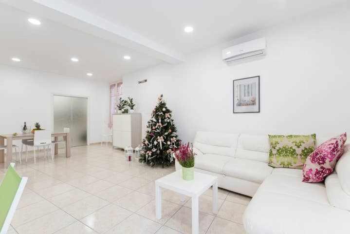 شقة Mediterranean House نيتّونو المظهر الخارجي الصورة